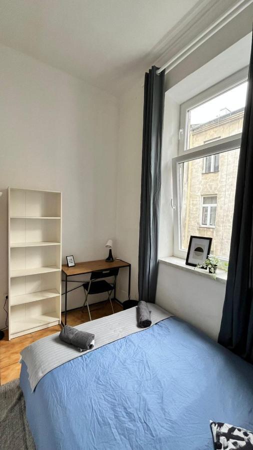 Nice Bedroom Near The Bus And Train Station Krakow Exterior photo